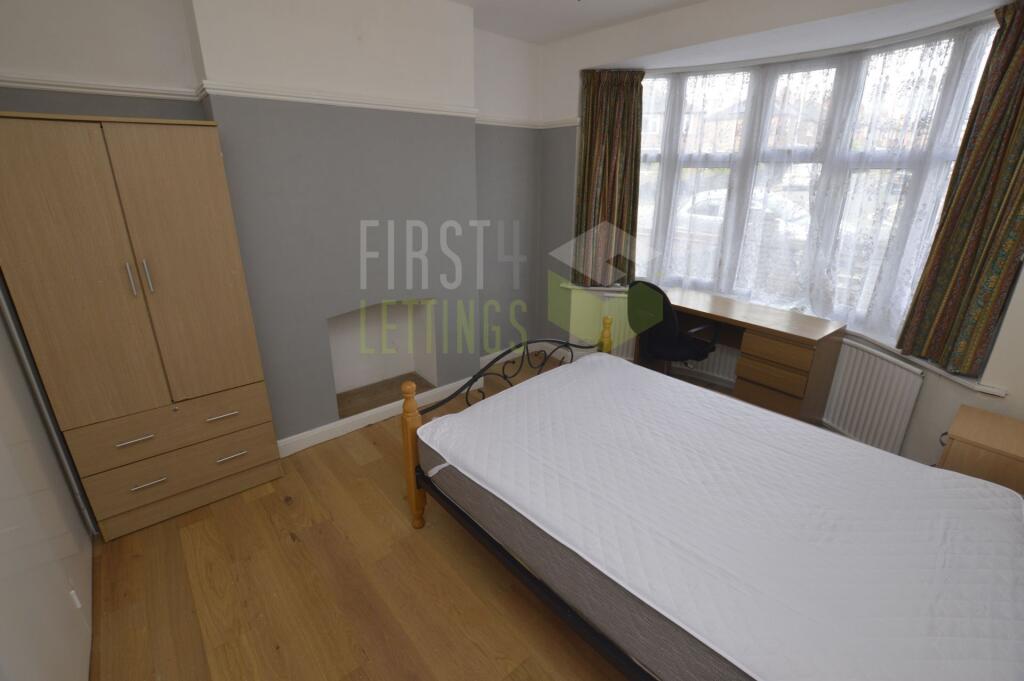 Main image of property: Gainsborough Road, Clarendon Park, LE2