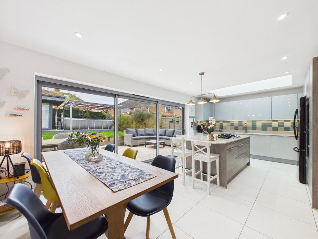 Greenway, Horsham, RH12 2JS - View 2