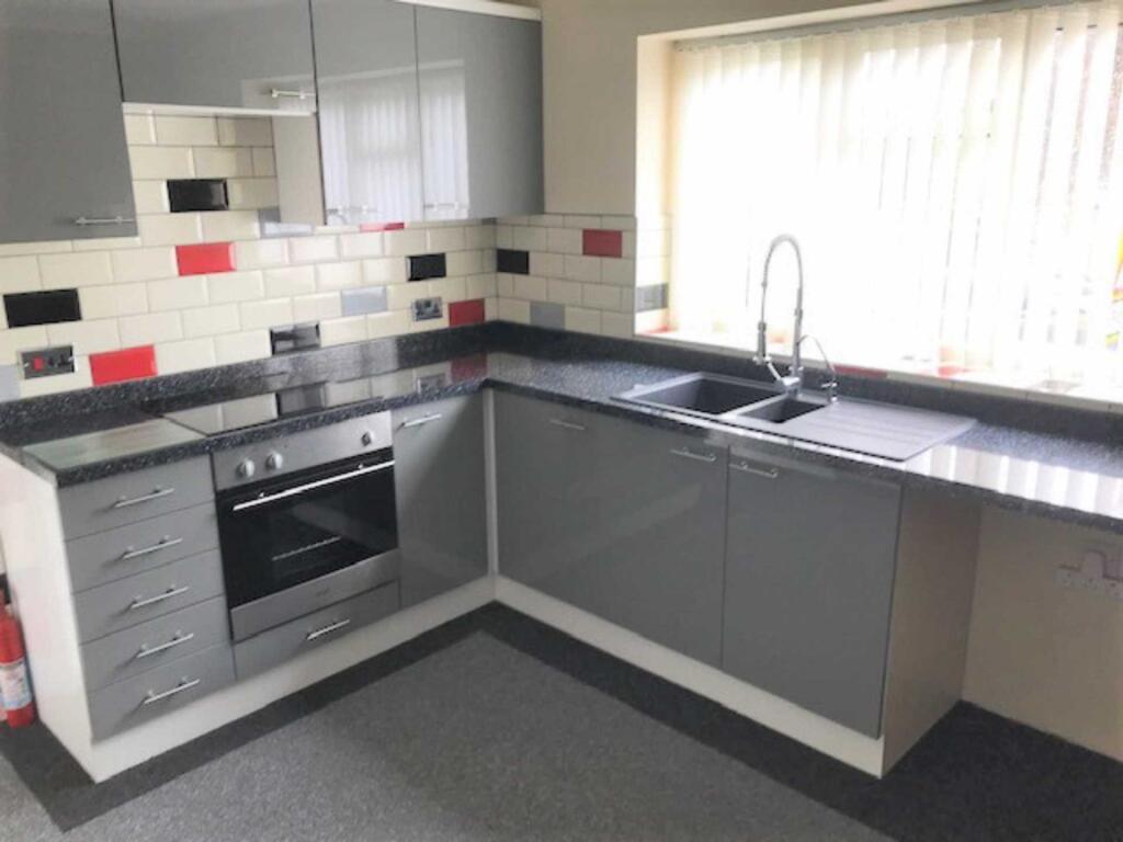 Apartment in Weston-super-Mare, Whitecross Village - View 4
