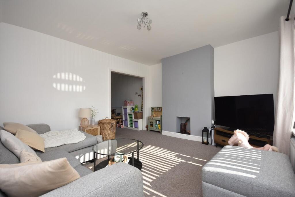 85 Andrew Road, Penarth, CF64 2NT photo 3