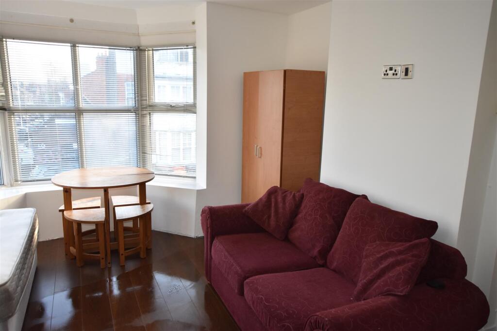 Main image of property: Fosse Road South, Leicester, LE3