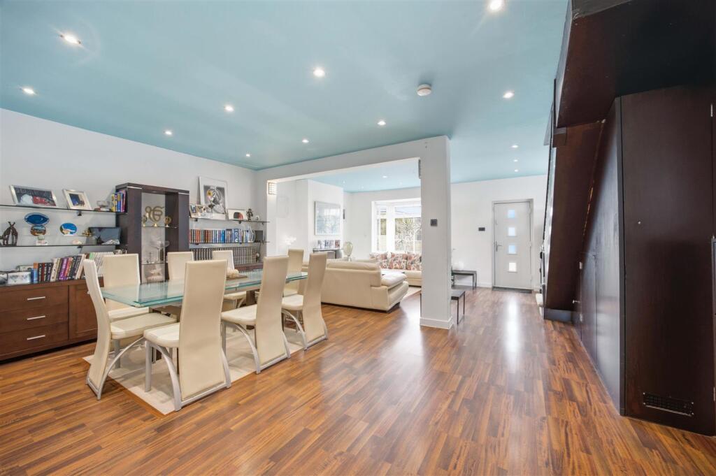House in Southall - View 5