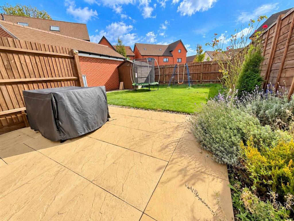 House in Winchester, Whiteley - View 2