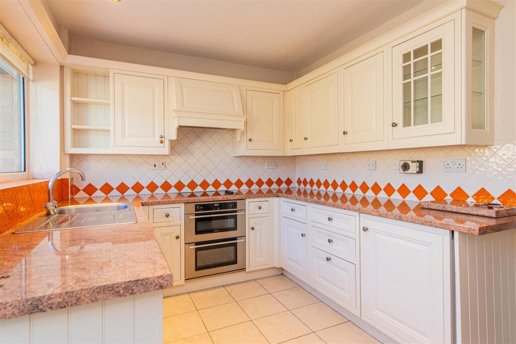 House in Northampton - View 5