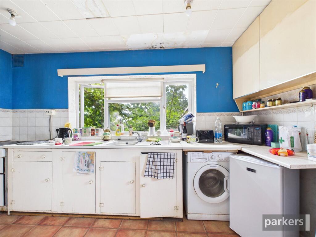 The Horse Close, Emmer Green, Reading, Berkshire, RG4 photo 3