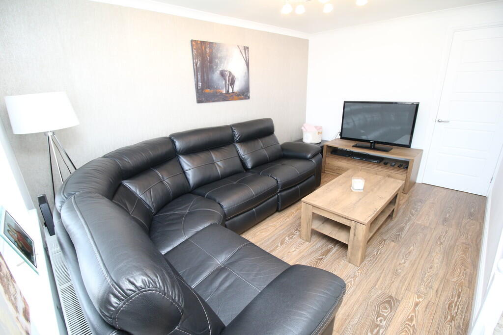 House in Nuneaton and Bedworth, Warwickshire - View 5