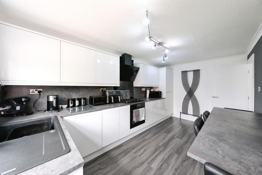 House in Ashfield, Kirkby-in-Ashfield, Sutton-in-Ashfield - View 3