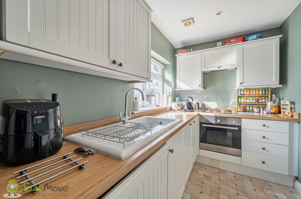 South Road, Kingsclere, Newbury, Berkshire, RG20 photo 2