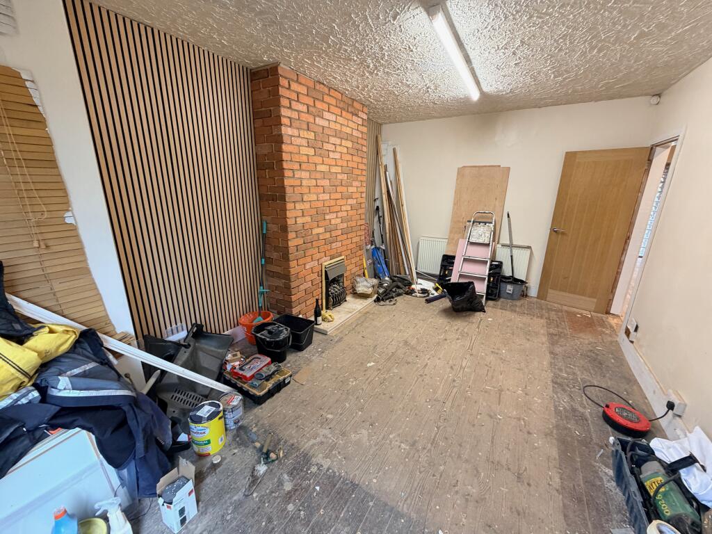 House in Sandwell, Beech Lanes - More
