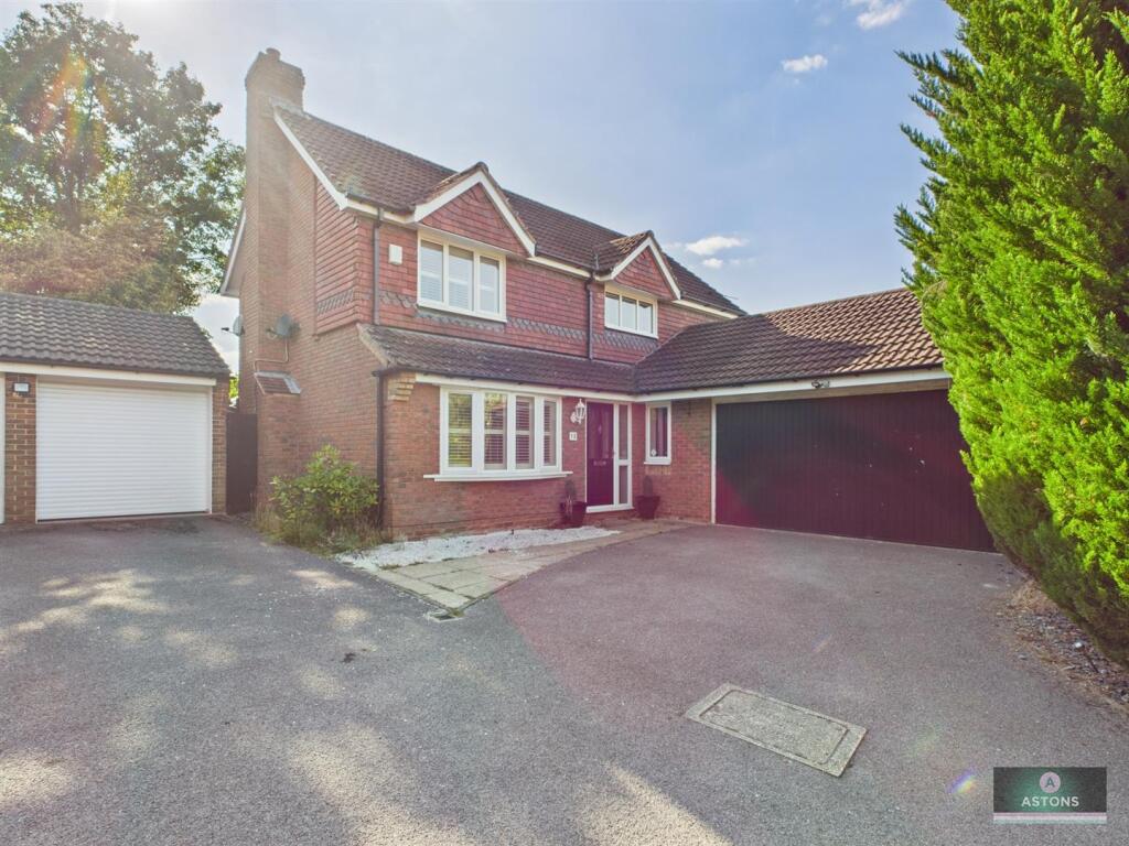 Moorland Road, Maidenbower photo 2