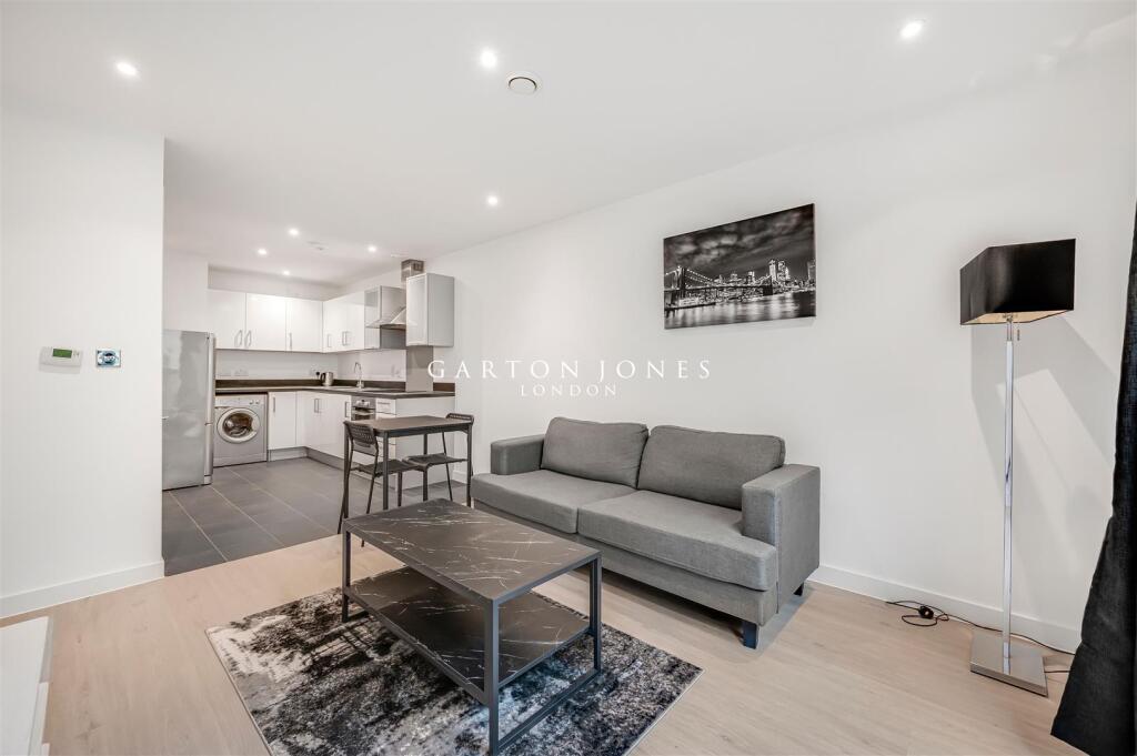 Apartment in London - View 2