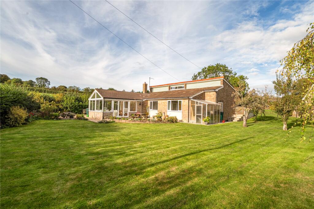 4-bed detached on Snowdon Heights, Chard, Somerset, TA20, £475,000