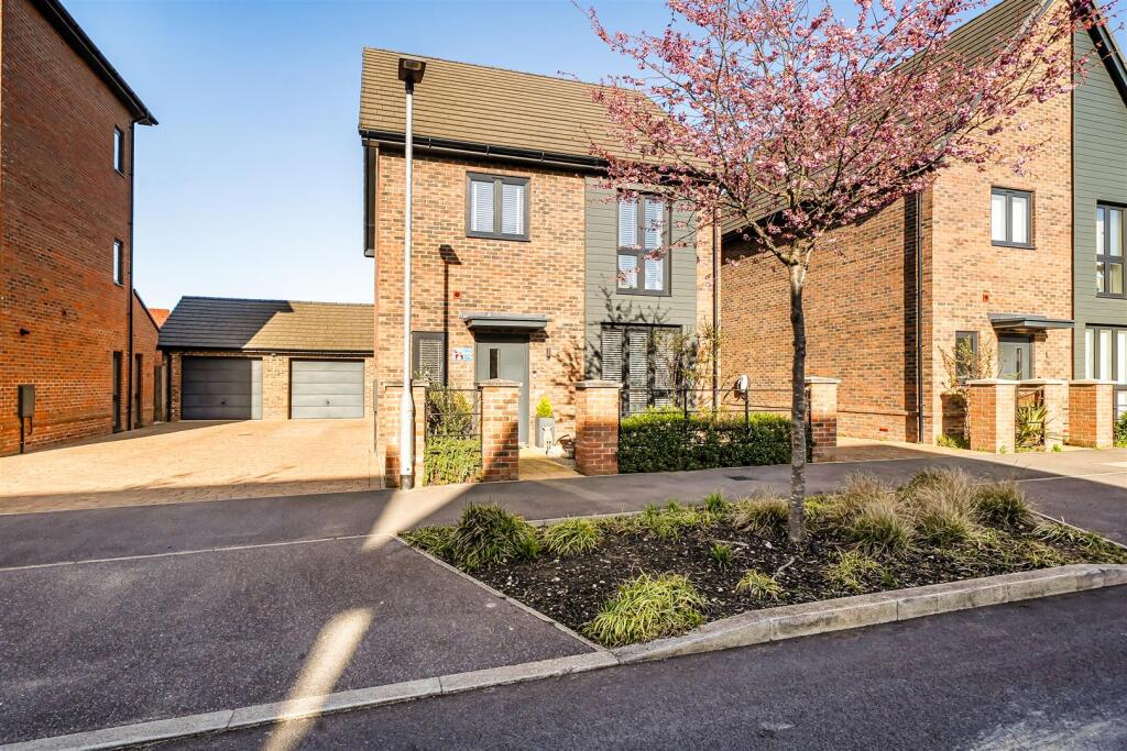 Main image of property: St. Marys Row, Crowthorne, Berkshire, RG45 6QB