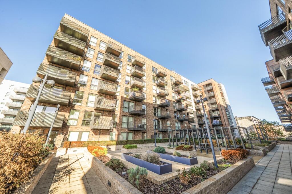 2-bed flat on Ernest Court, Regal Walk, DA6, £375,000