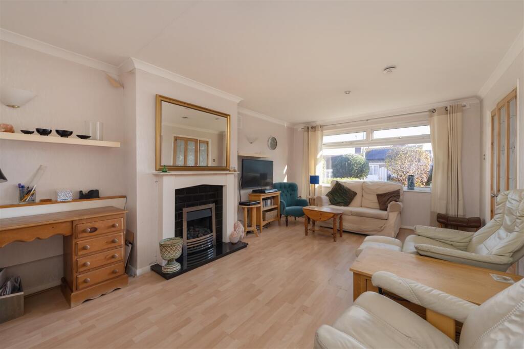 Shearwater Avenue, Whitstable photo 2