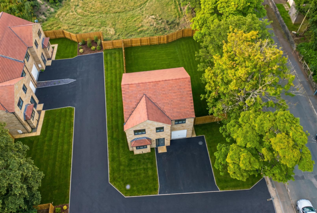 Plot 1 - Storthes Hall Lane, Kirkburton HD8 photo 4