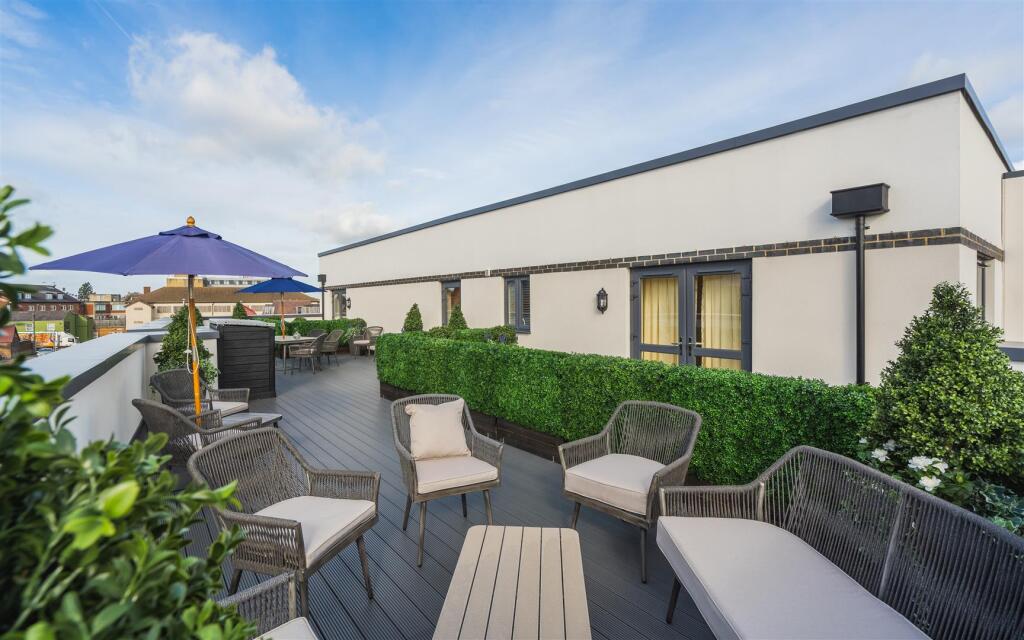 2-bed other on Oscar Lodge, Aylesbury, Buckinghamshire, £345,000