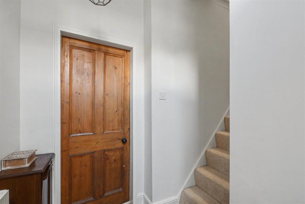 House in Nottingham, Beeston - More