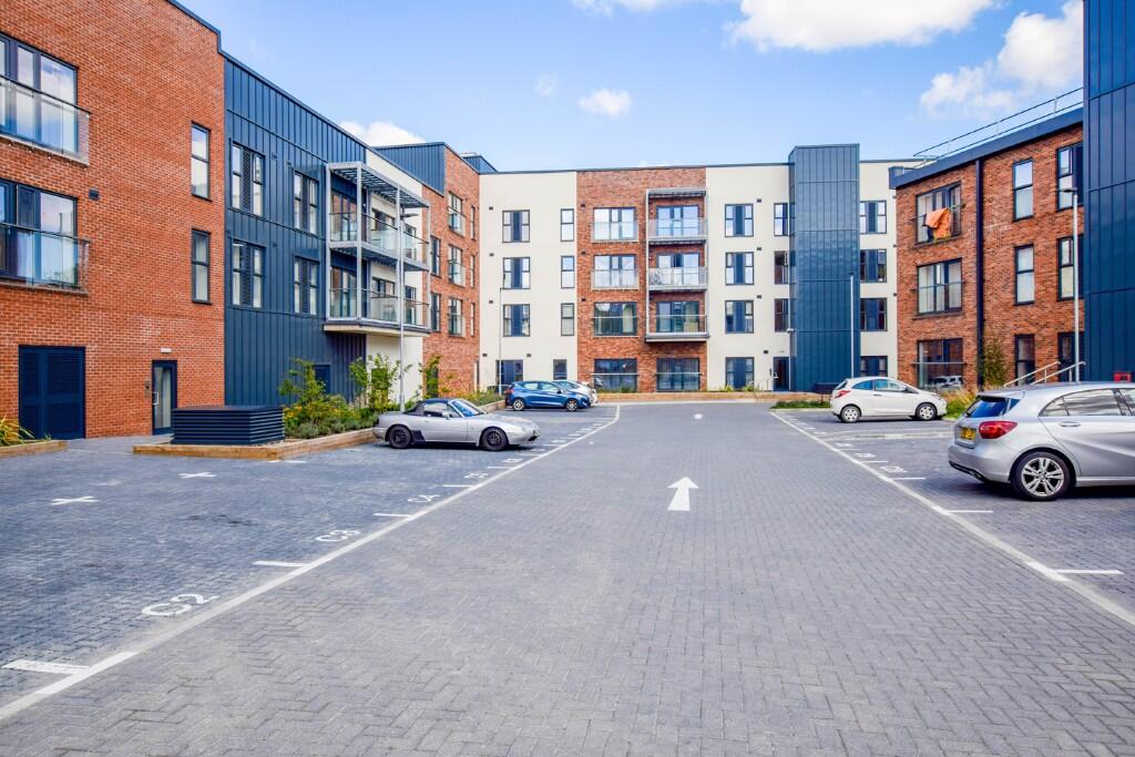 Trinity House North, 1 Anniversary Avenue West, Bicester, Oxfordshire, OX25 2DQ photo 4