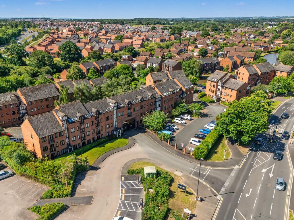Apartment in Warwick, Myton Park - View 4
