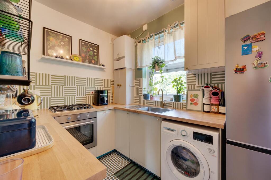 Apartment in London - View 5