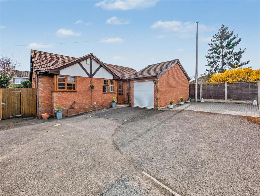 Main image of property: BELLHOUSE ROAD, Leigh-On-Sea