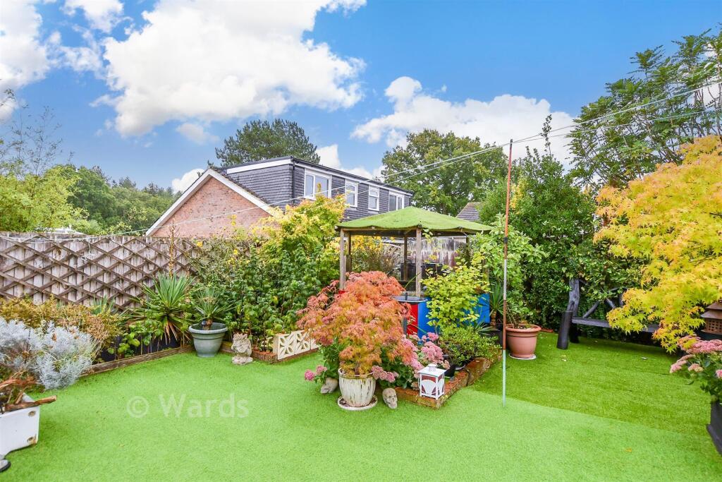 House in West Kingsdown - More
