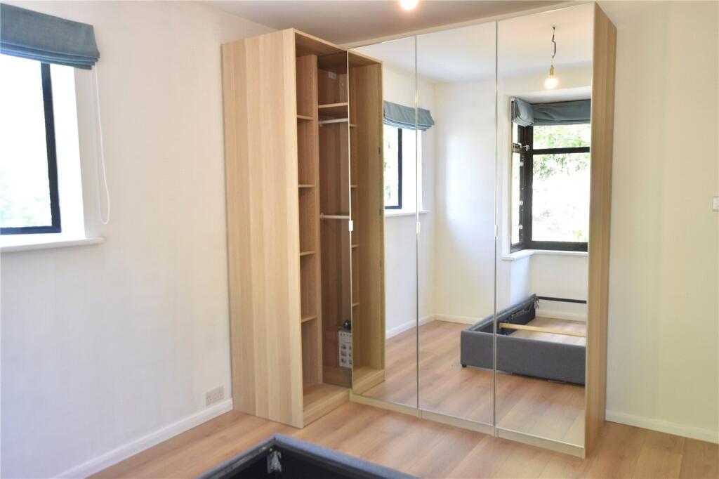 House in Croydon - More