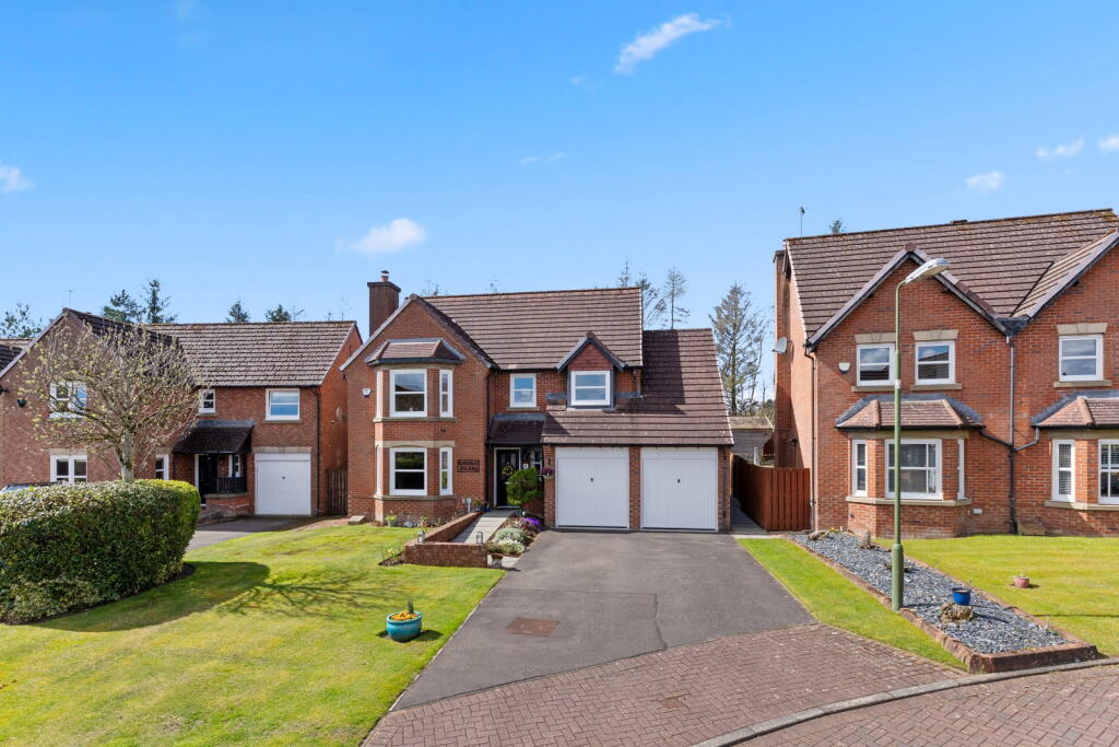 Main image of property: 28 Westcroft Court, Livingston Village, Livingston, EH54 7EW