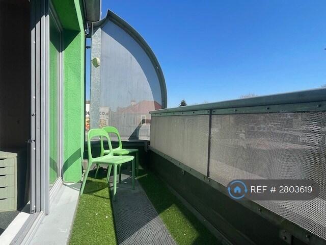 2 bedroom maisonette for rent