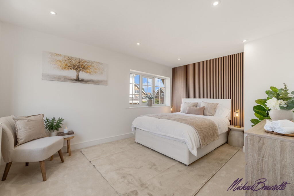 House in Halifax - View 4