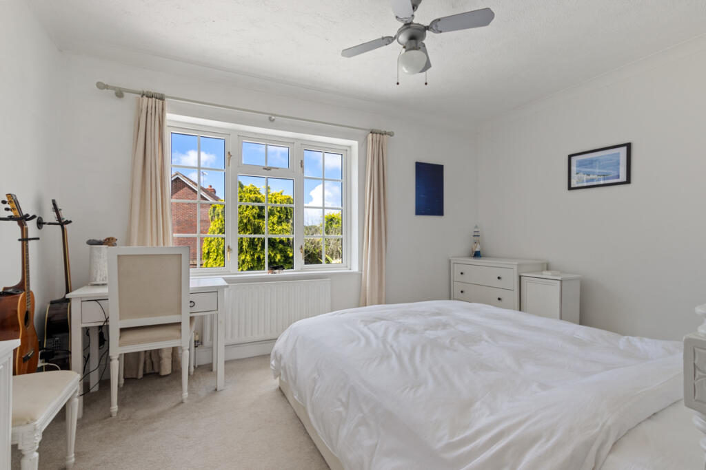 Aldbourne Drive, Aldwick, West Sussex - More