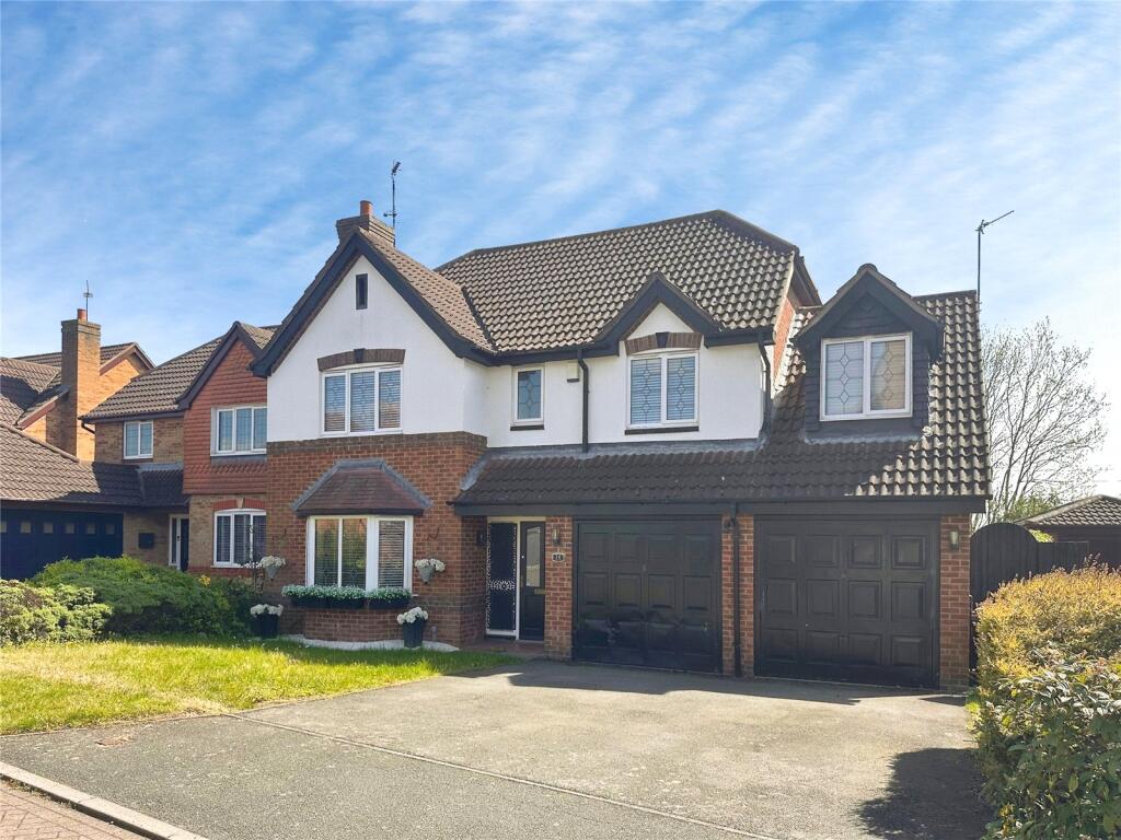 Main image of property: Abbotsbury Way, Nuneaton, Warwickshire, CV11