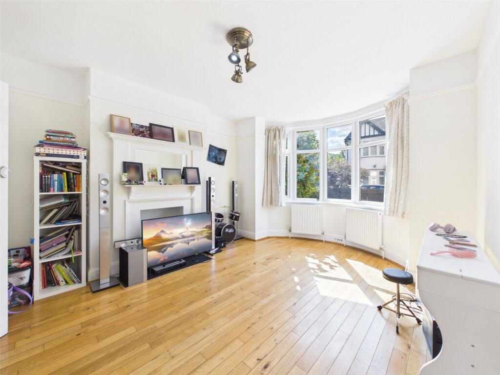 House in London - View 5