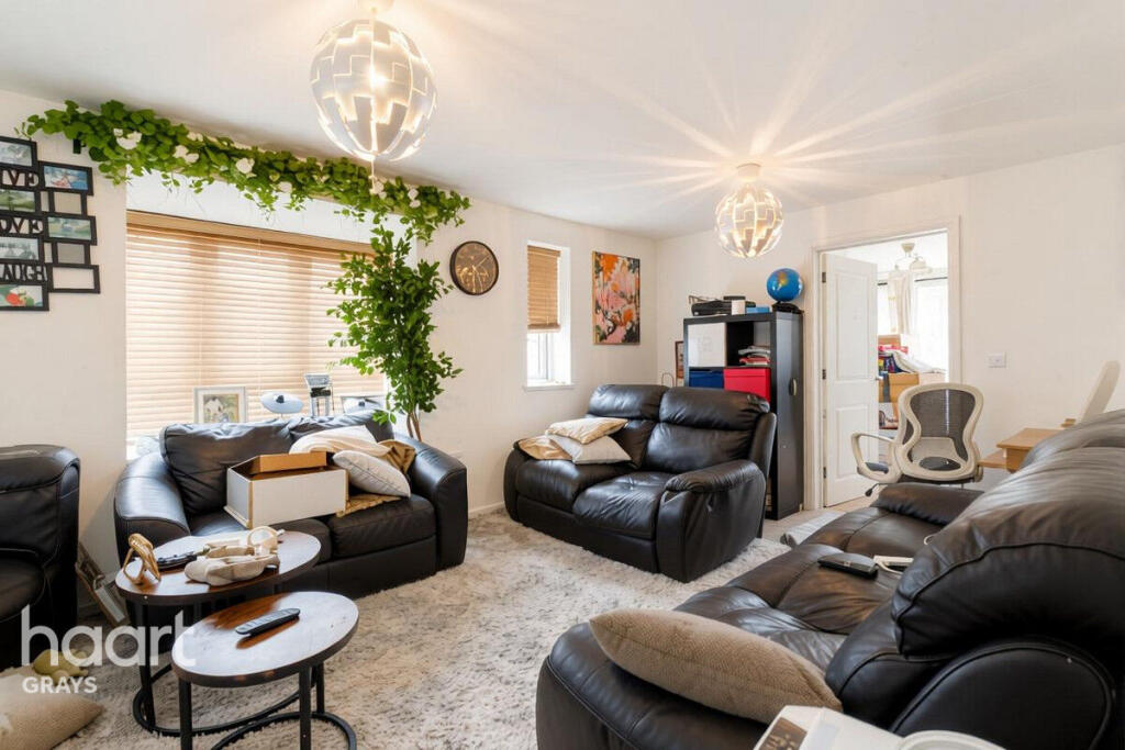 House in Romford - View 3