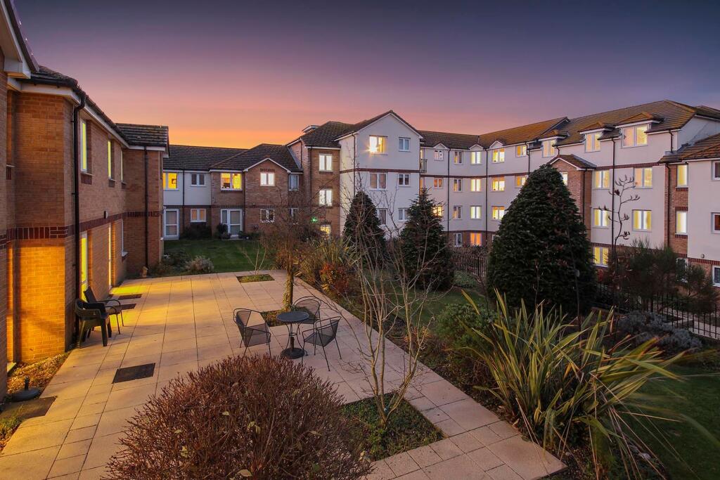 Main image of property: Worthing Road, East Preston, BN16