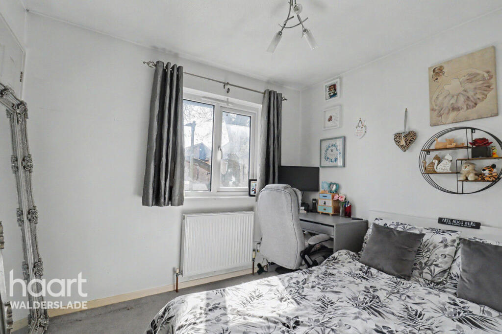 House in Chatham, Walderslade - View 4