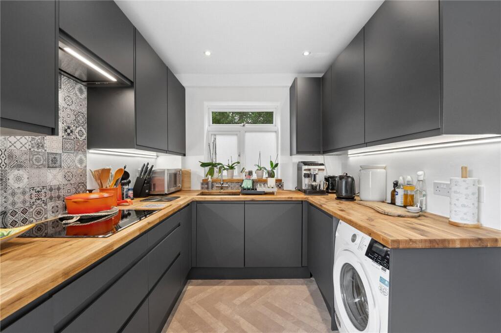 House in Twickenham - View 4