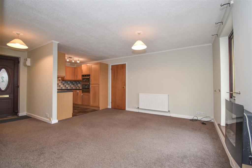 2, Clifford Close, Penrith photo 2