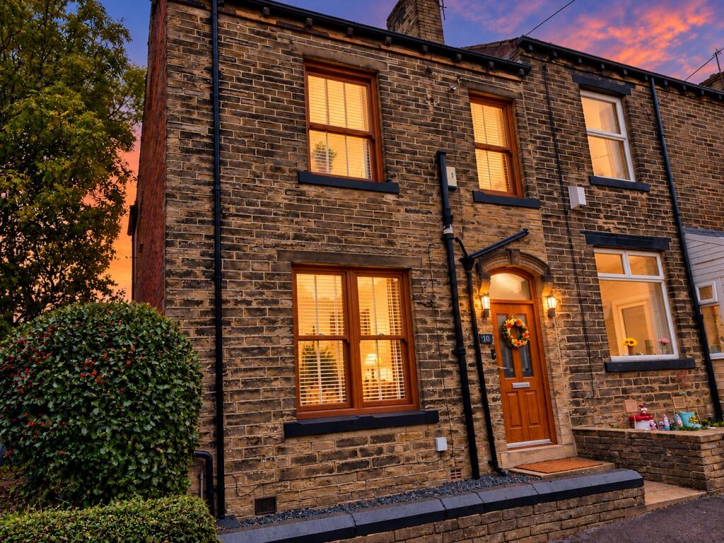 3-bed terraced on Vine Street, Cleckheaton, West Yorkshire, BD19, £250,000