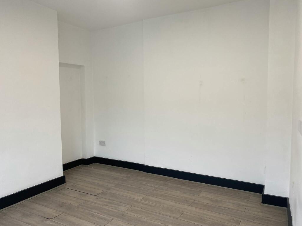 Room 8 1.JPEG
