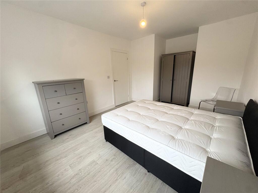 Apartment in Blackburn, Whinny Heights - View 5