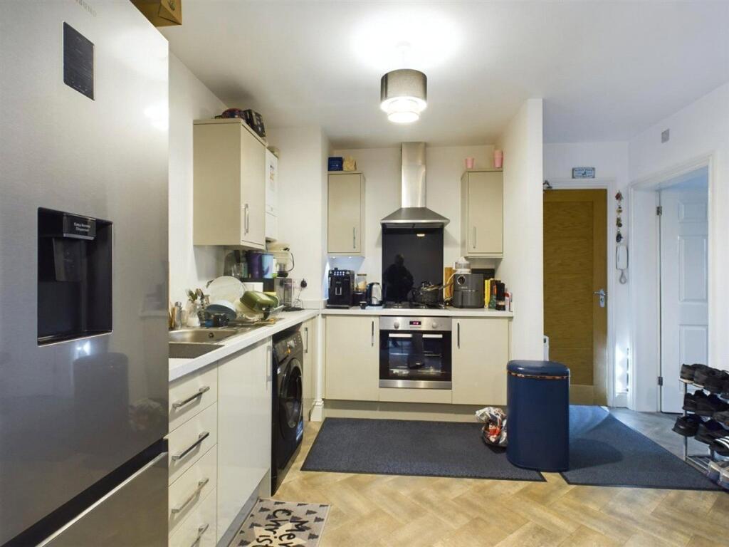 Wilks Court, Pontefract, West Yorkshire, WF8 photo 3