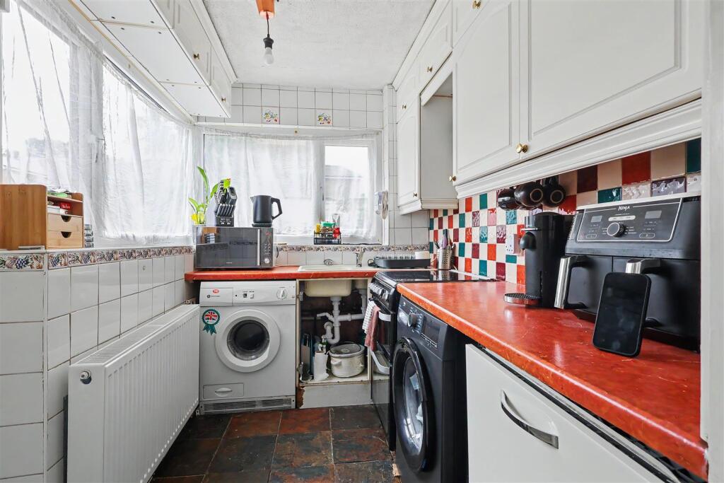 House in Mansfield, Ladybrook - View 4