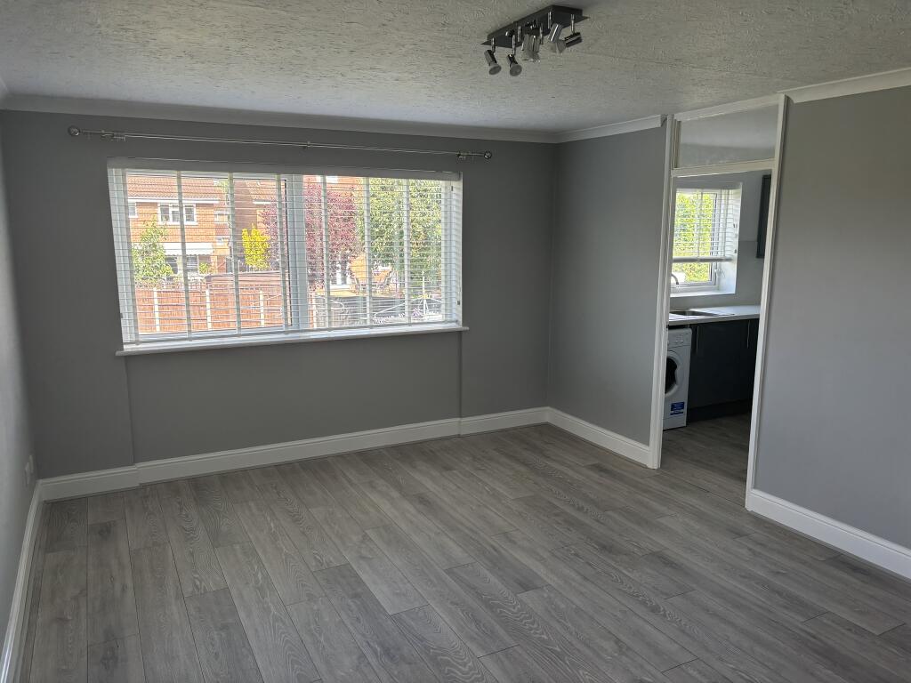 Apartment in Chelmsford, Springfield - View 5