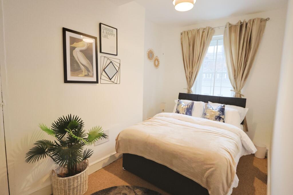 2 bedroom flat for rent