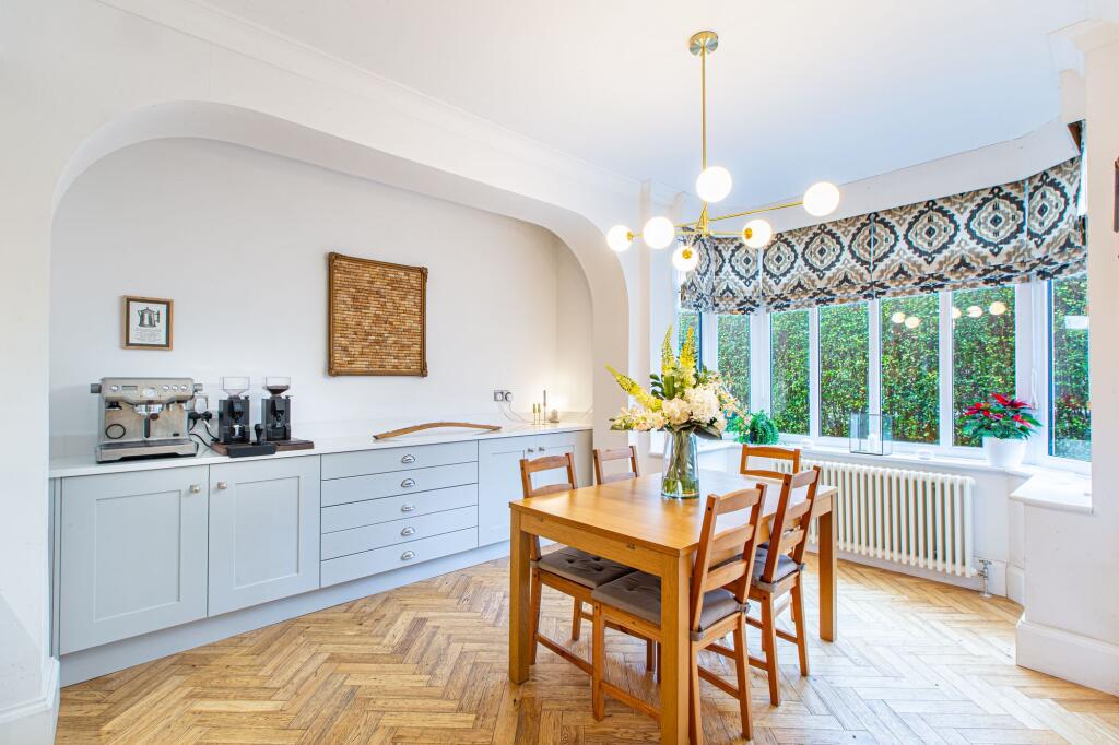 House in Leeds, Park Villas, Roundhay - More
