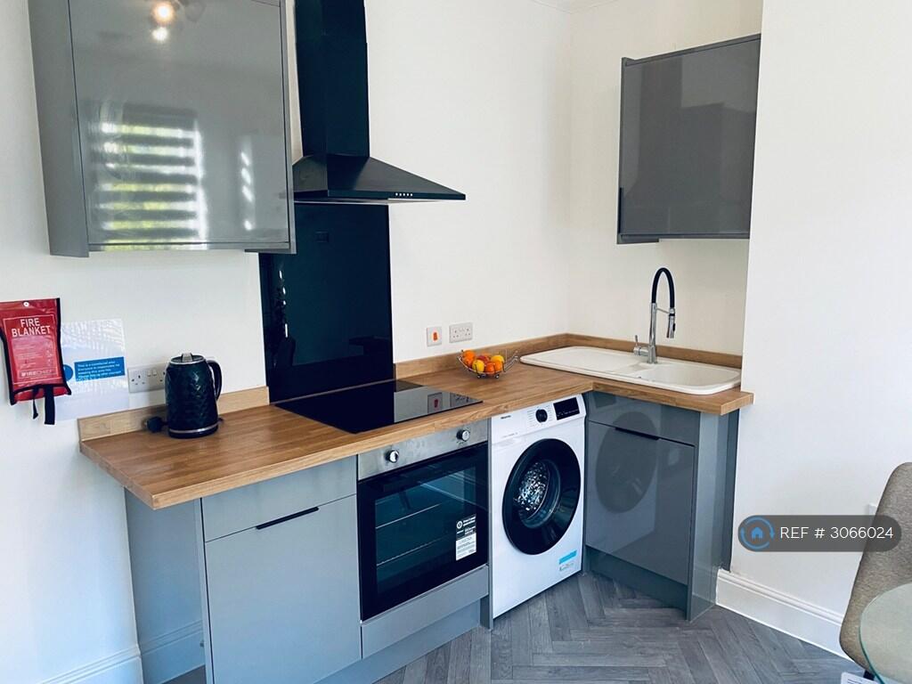 Apartment in Derby, West End, Allestree - More