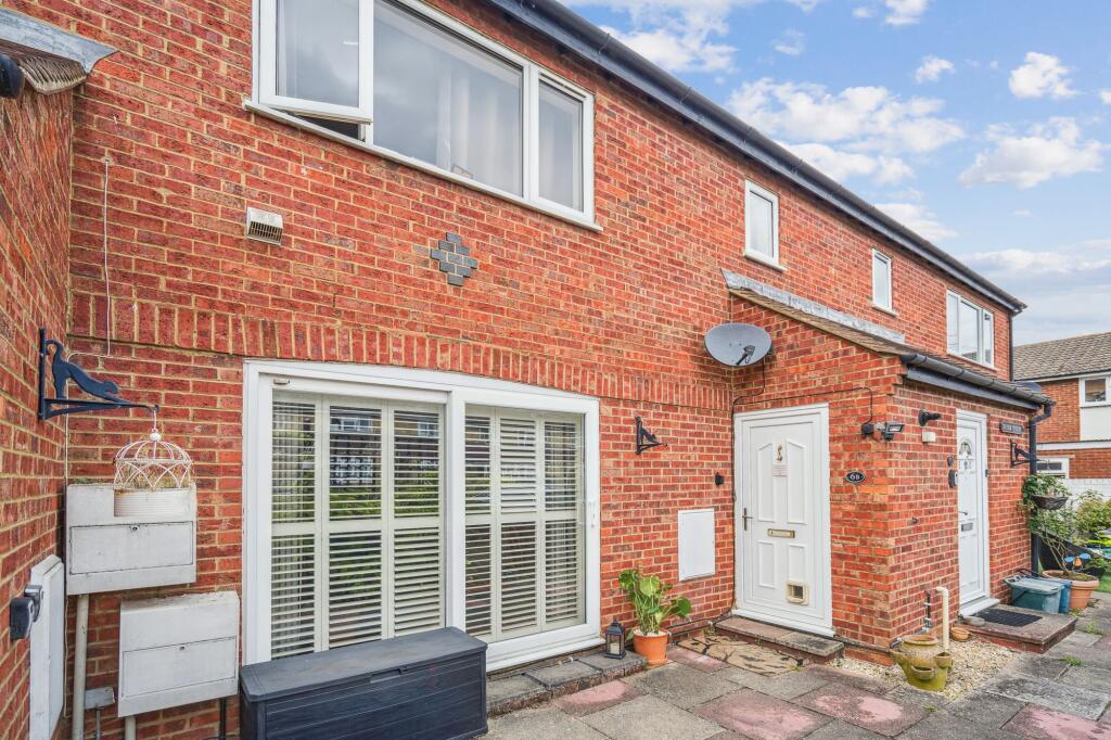Main image of property: Essex Road, Thame, OX9