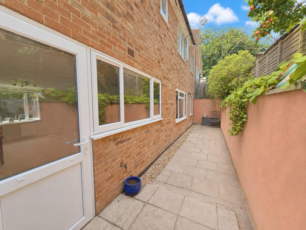 Underdown Road, Southwick photo 4